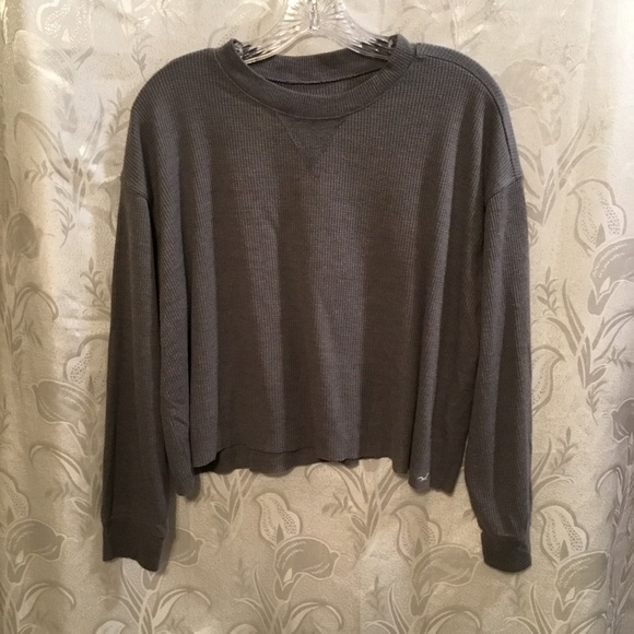 Hollister Tops - Hollister Gray Long Sleeve Crop Top